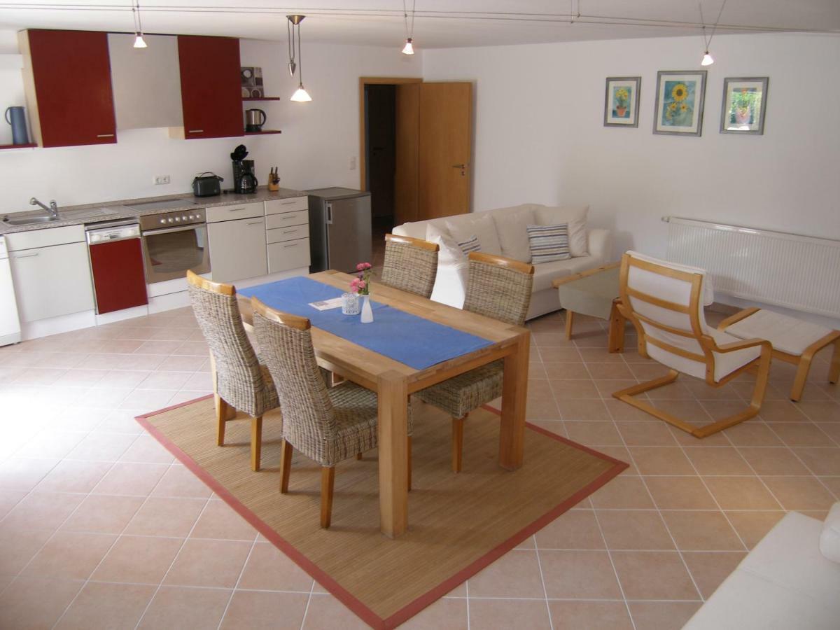 Ferienwohnung Stettfeld Екстер'єр фото